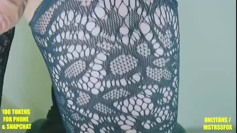 elizabethfox online show from April 22, 10:35 pm
