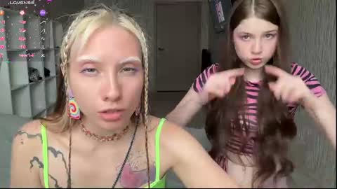elizabethh_brown online show from July 9, 11:48 am