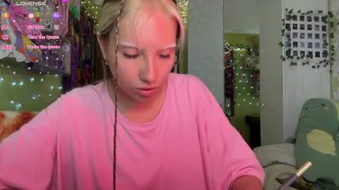 elizabethh_brown online show from August 6, 5:01 pm