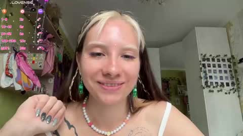 elizabethh_brown online show from August 9, 9:43 am