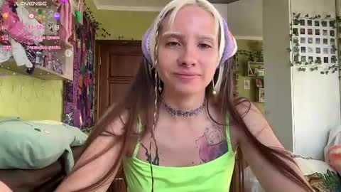 elizabethh_brown online show from August 11, 11:56 am
