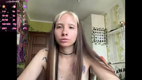 elizabethh_brown online show from August 13, 8:50 am