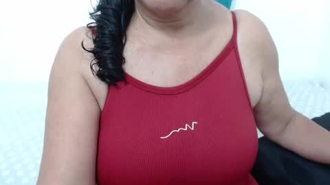 ElizabethMiler online show from August 4, 11:24 pm