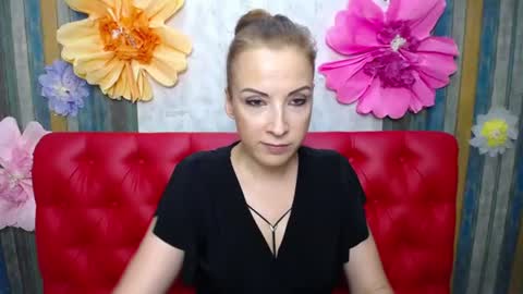 ElizabethSho online show from August 8, 9:59 pm