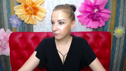 ElizabethSho online show from August 8, 11:05 pm