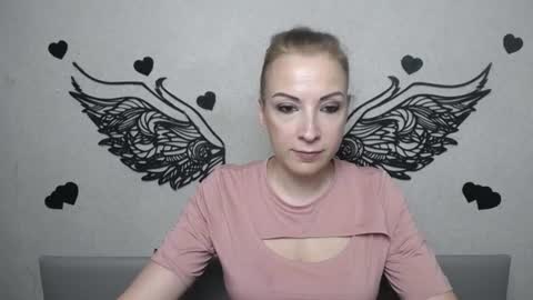 ElizabethSho online show from August 9, 7:59 pm