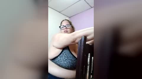 Elizabeth online show from August 9, 10:55 pm