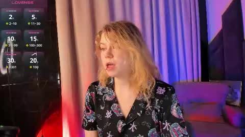 Elizabeth online show from August 15, 6:06 am