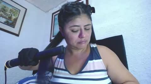 Elizabeth online show from August 6, 1:43 pm