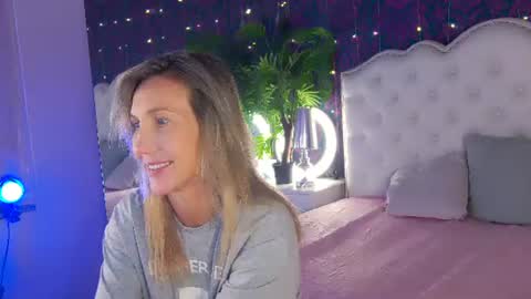 Linda online show from August 14, 10:02 pm