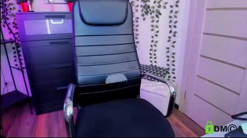Eliza online show from July 31, 2:51 am