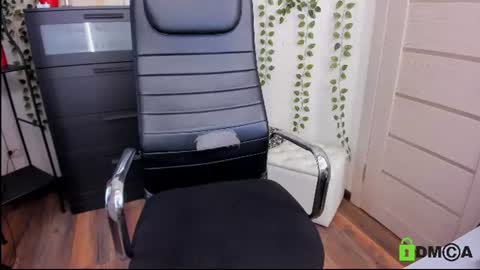 Eliza online show from August 6, 3:49 am