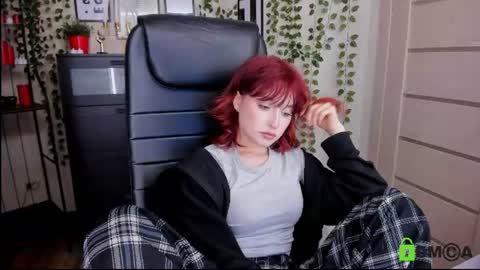 Eliza online show from August 17, 3:22 am