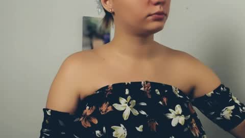 elizsun online show from August 10, 10:49 am