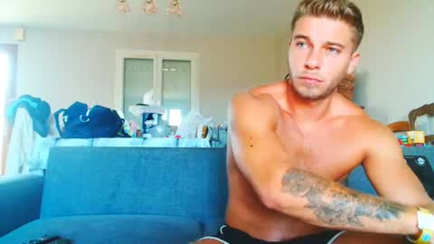 elkafit28 online show from August 12, 7:11 am