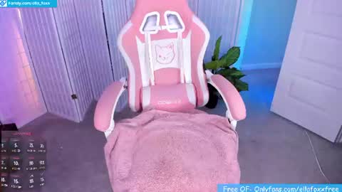 ella_foxx online show from July 17, 4:23 am