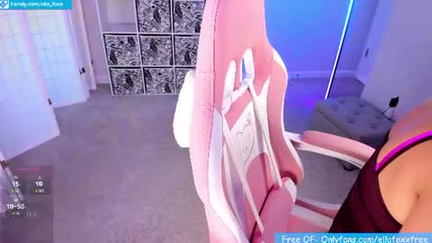 ella_foxx online show from August 10, 3:30 am