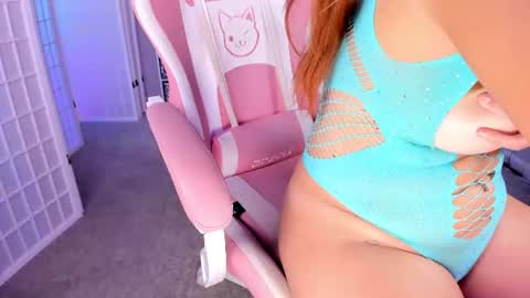 ella_foxx online show from August 13, 5:10 am