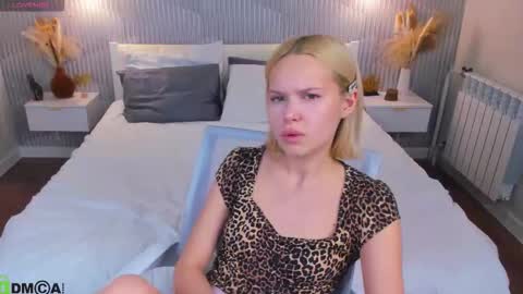 Ella online show from March 25, 6:52 am