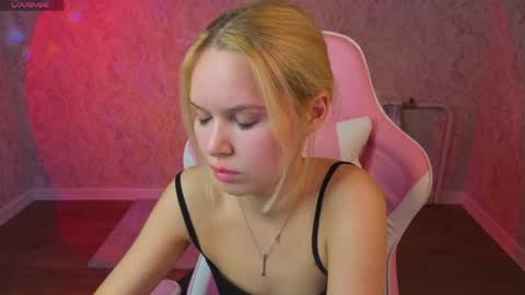 Ella online show from March 27, 4:49 am