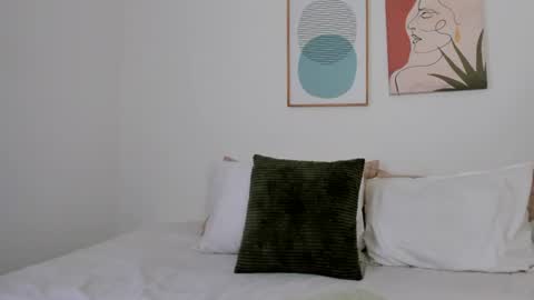 Ella Owen online show from July 31, 9:53 pm