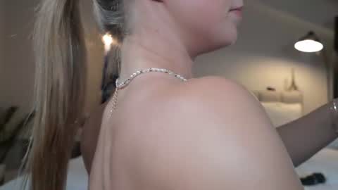 Ella online show from July 25, 11:09 pm