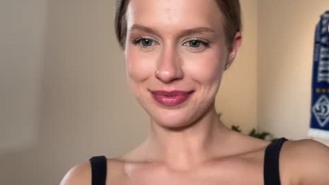Ella online show from July 30, 10:27 pm