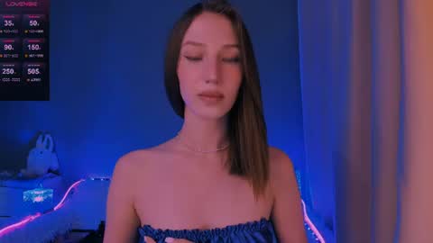 ellaamber online show from August 11, 9:28 pm