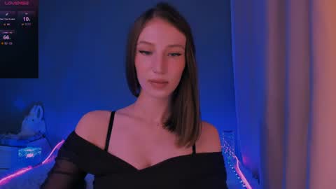 ellaamber online show from August 15, 6:01 pm