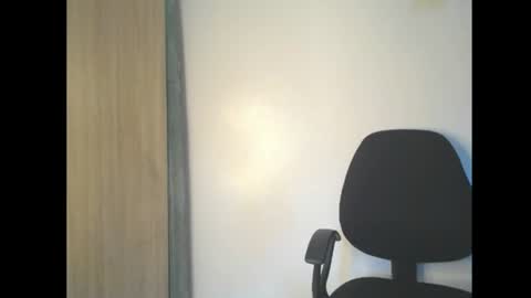 ella online show from August 13, 11:02 am