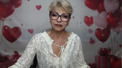 EllaBonito online show from August 9, 9:32 am
