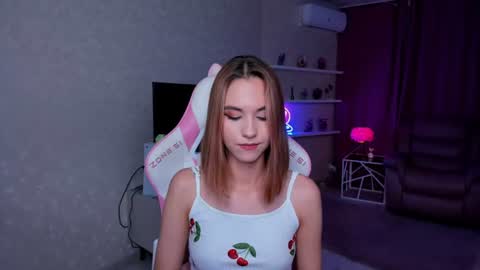 ellacurtis online show from July 8, 8:24 pm