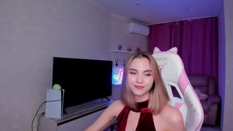 ellacurtis online show from July 11, 9:21 pm
