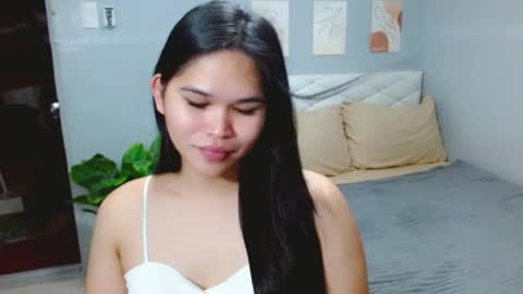 EllaFord online show from July 20, 9:40 pm