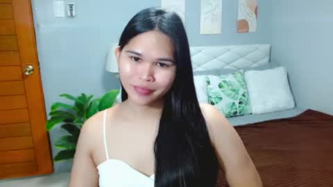 EllaFord online show from August 7, 6:08 pm