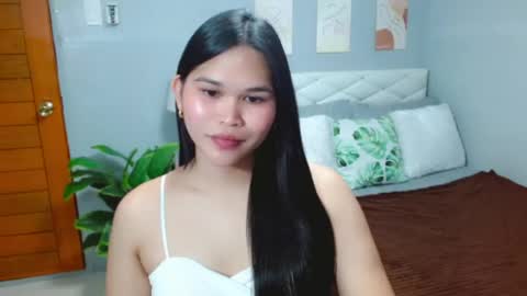 EllaFord online show from August 8, 4:45 am