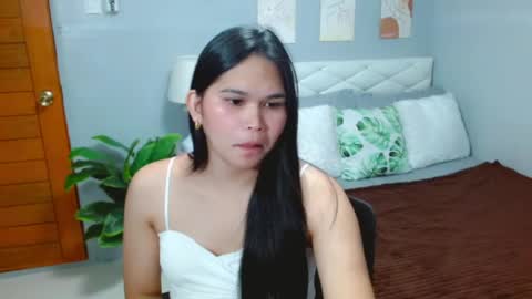 EllaFord online show from August 8, 8:03 am