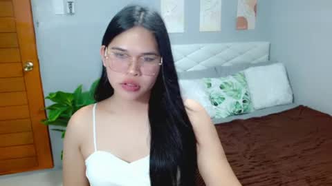 EllaFord online show from August 13, 1:14 pm