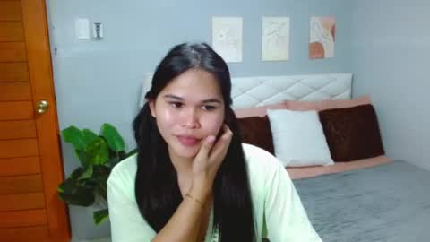 EllaFord online show from August 18, 1:33 am
