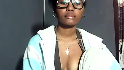 ellah245 online show from July 2, 11:22 am