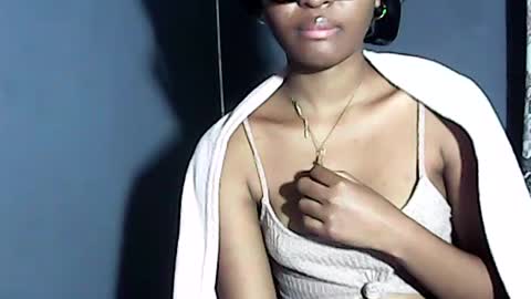 ellah245 online show from July 11, 11:11 pm