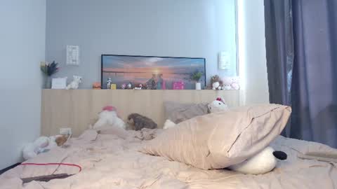 Ella Mira online show from August 6, 3:05 am