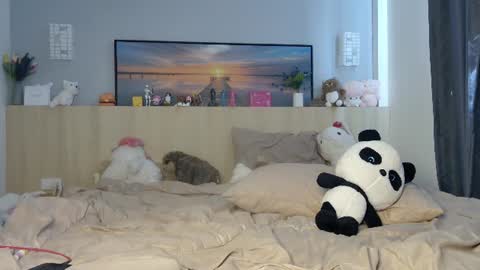 Ella Mira online show from August 6, 6:23 am