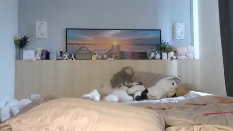 Ella Mira online show from August 13, 7:55 am