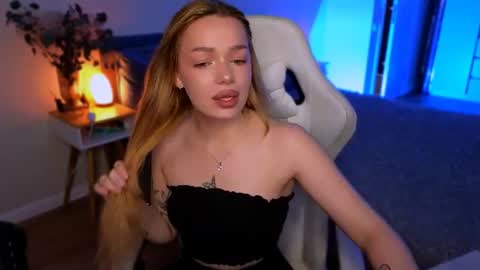 Ella online show from June 15, 6:11 am