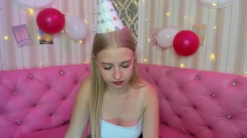 Ella online show from July 12, 10:43 am