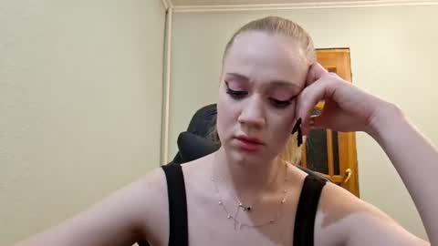 ellaygray online show from August 8, 4:29 pm