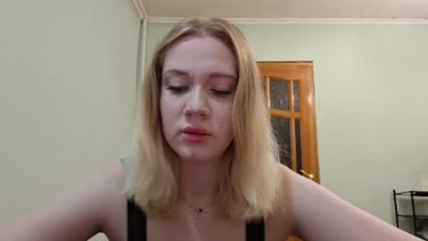 ellaygray online show from August 15, 9:02 am