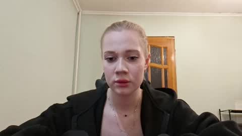 ellaygray online show from August 15, 10:08 am