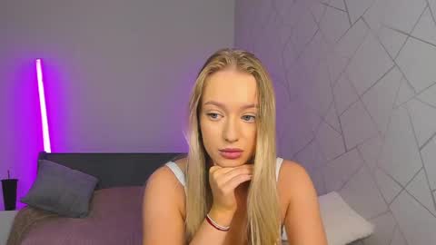 elldiana online show from June 8, 4:29 am
